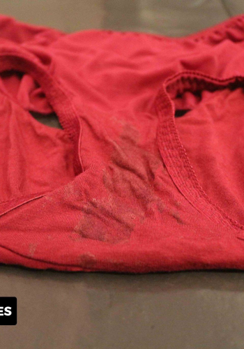 [VIP ขาย กกน] พิงกี้ค่ะ ขายกางเกงในสีแดง มีคราบน้ำตรงกลาง